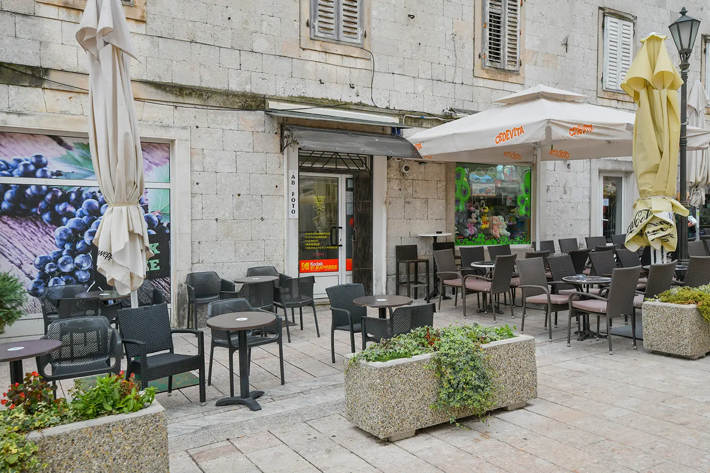 poslovnica ab foto na pijaci u Sinju