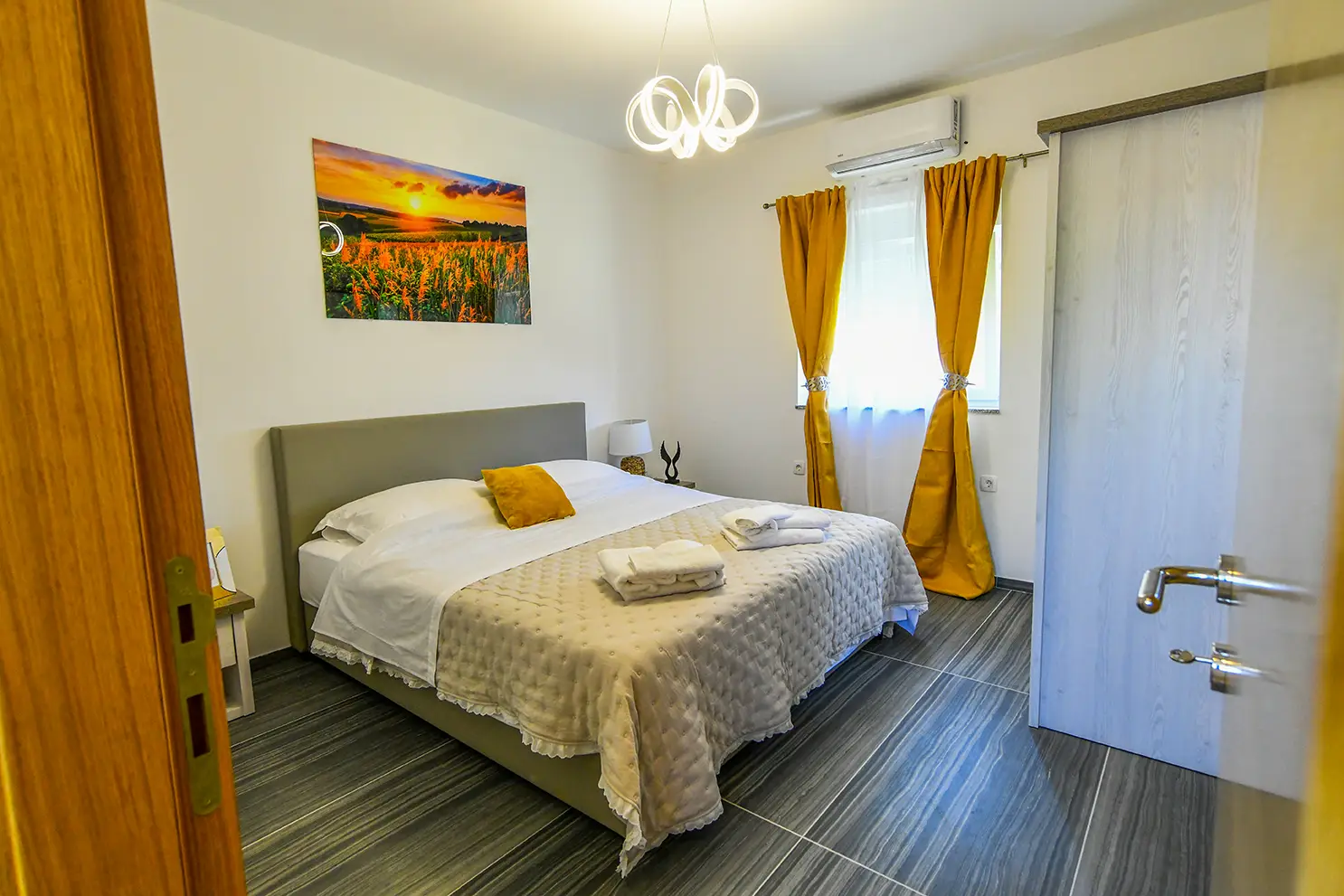 ab-foto-slikana-soba Soba u aprtmanu by ab foto