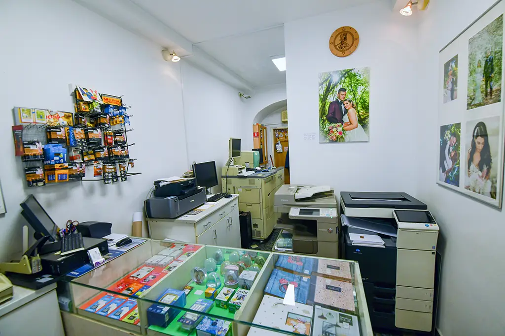 ab foto poslovnica u Sinju